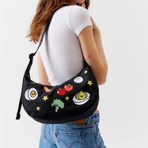 BAGGU Gudetama Embroidered Medium Nylon Crescent